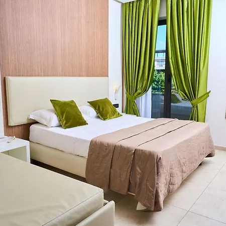 Miramare Hotel 3*