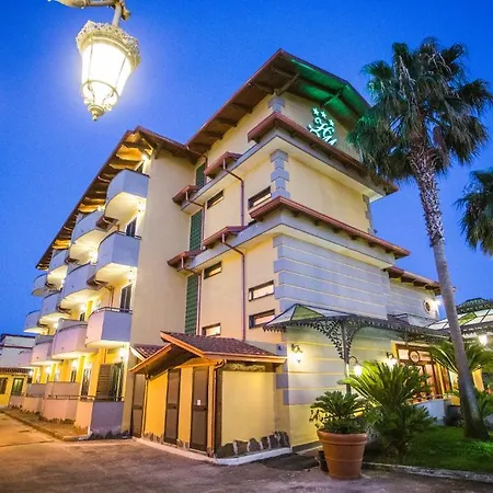 米拉马雷酒店 3* 瓦卡图洛